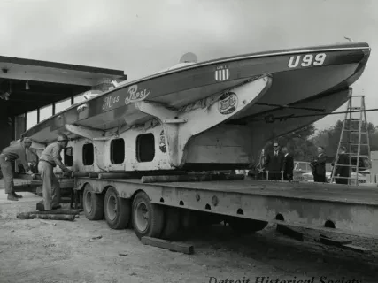 Miss Pepsi on trailer